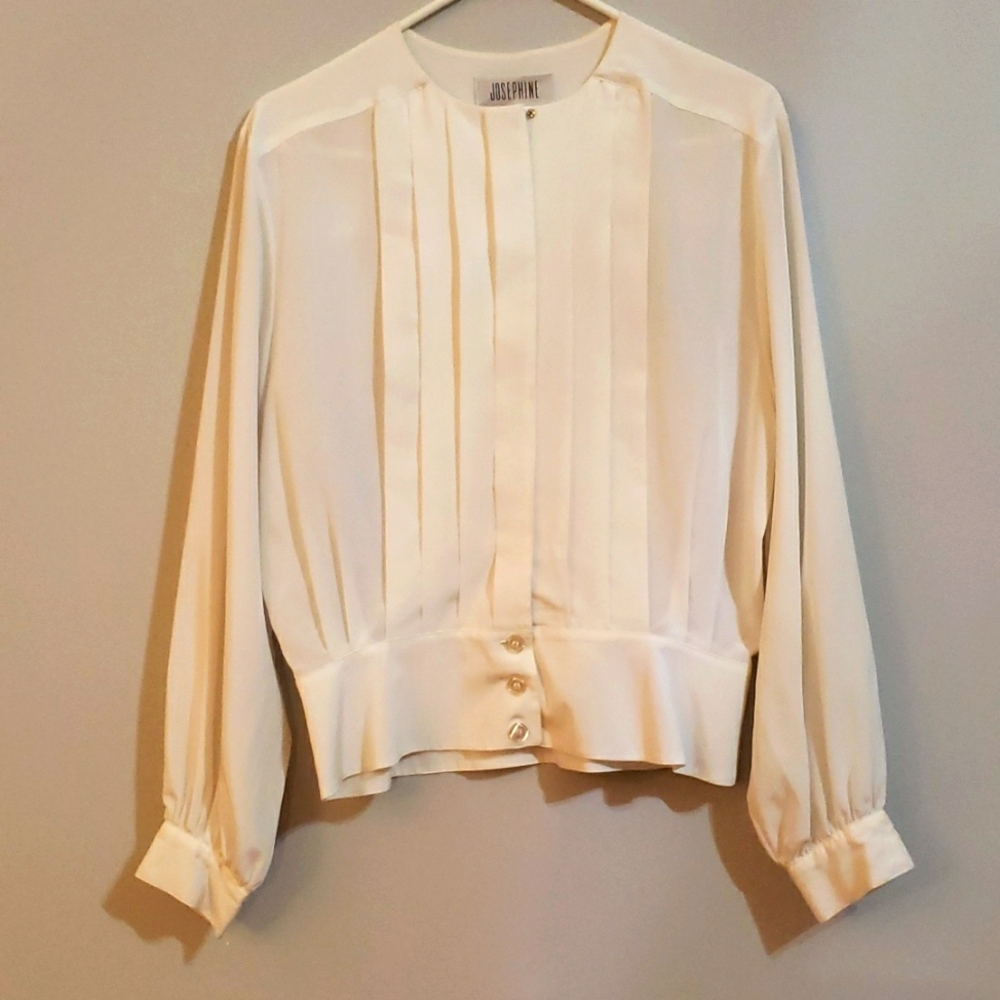This is a Josephine white dress blouse size 12